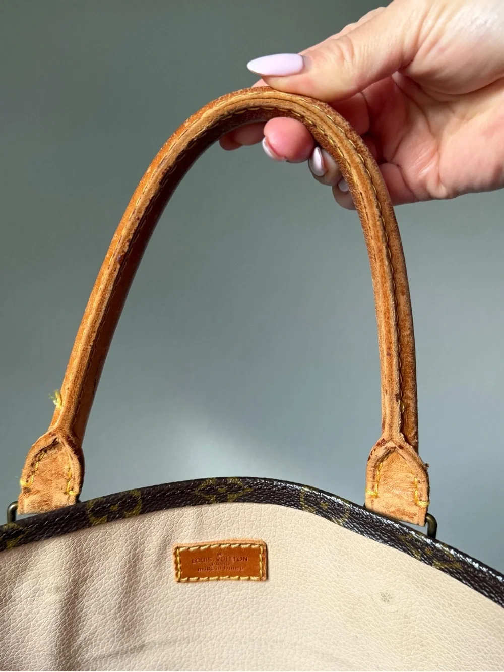 Louis Vuitton sac plat -vintage. Coa included
